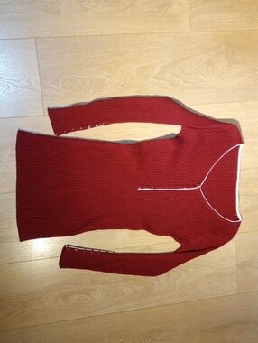 Women’s Ribbed Red Long-Sleeve Sweater
